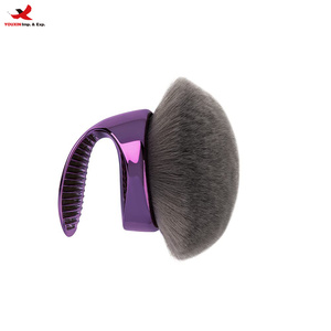 Pinceau de fond de teint de luxe 3 jours avec poils synthétiques moelleux style éventail pour application visage avec manche GZ RTS Commande mixte en gros - Product Image 1