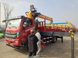 Camion de grue de flèche d'articulation de vente directe d'usine monté sur le camion léger d'Isuzu 4x2 avec le bras télescopique de manipulateur - Product Image 2