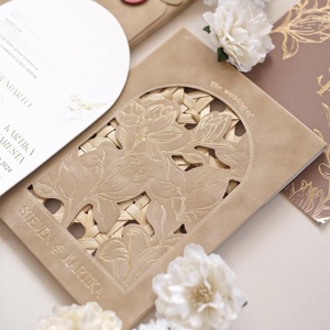 Elegante Juego de Invitaciones de Boda con Relieve, Invitación con Corte Láser Floral y Tacto de Terciopelo con Sobre - Product Image 4