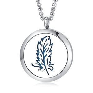 Collier pendentif diffuseur d'arômes géométrique en acier inoxydable plaqué or 18 carats avec perles et chaîne, cadeau unisexe - Product Image 6