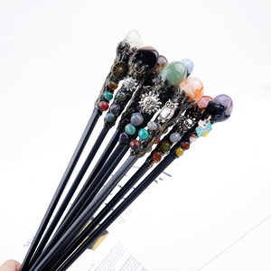 Bacchetta Magica in Legno con Cristalli e Gemme Naturali Fatte a Mano, con Drago e 50 Gemme d'Amore per Feste e Cosplay - Product Image 3