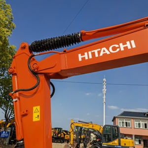 Excavatrice sur chenilles Hitachi ZX70, mini pelle de 6 tonnes, équipement de construction d'origine japonaise d'occasion - Product Image 5