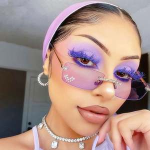 Lunettes de soleil vintage de luxe 2021, carrées, sans monture, pour femmes, avec dégradé de couleurs et diamants en forme de cœur - Product Image 3