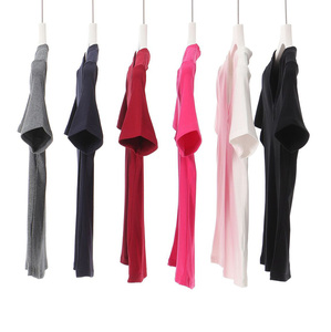 T-shirts pour femmes en coton 92% et élasthanne 8%, col en V uni, manches courtes, coupe ajustée, t-shirts courts pour filles - Product Image 4