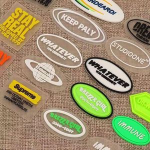 Parches de PVC Transparentes Personalizados al por Mayor, Parches de Goma con Logotipo en Relieve Térmico, Parches de PVC Suaves y Coloridos en 3D para Prendas - Product Image 3