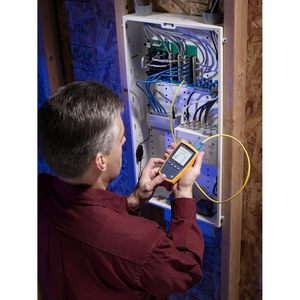 Vérificateur de câbles en cuivre Fluke Networks MicroScanner2 avec tonalité IntelliTone pour l'analyse des câbles RJ11, RJ45, coaxiaux et Ethernet - Product Image 6