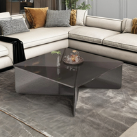 Table basse carrée en acrylique minimaliste moderne, petite table à thé créative pour salon, design italien, luxe léger et minimaliste