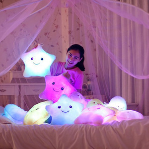 หมอนตุ๊กตาเรืองแสงรูปดาวห้าแฉกพร้อมไฟ LED กระพริบ ดนตรี และแสงไฟ สำหรับเด็ก - Product Image 4