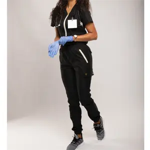 नई डिजाइन scrubs थोक सस्ते स्क्रब फैशनेबल नर्स अस्पताल के मेडिकल घुड़दौड़ स्क्रब्स वर्दी महिलाओं के लिए सेट