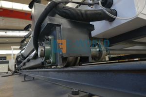 Máquina de Corte de Vidrio CNC de Alta Precisión E-WORLD, Equipo Profesional de Procesamiento de Vidrio de Doble Giro y Cuatro Estaciones - Product Image 4