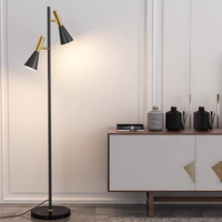 Lampadaire de lecture italien moderne et minimaliste, créatif, à double tête et angle réglable, pour salon, canapé et chambre à coucher