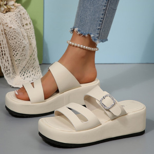 Sandales d'été pour femmes 2026 Nouvelle Collection Tendance Facile à Assortir Décontractées à Semelle Épaisse pour la Plage et le Bord de Mer - Product Image 4