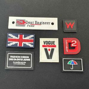 Étiquettes personnalisées en TPU souple pour vêtements, avec logo 3D en caoutchouc PVC imprimé, transfert thermique en silicone pour vêtements de marque propre - Product Image 3