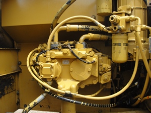 Excavatrice hydraulique d'occasion 320C modèle 2022 avec moteur, boîte de vitesses, pompe hydraulique et roulement - Poids opérationnel de 20 tonnes - Product Image 3