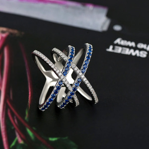 Anello a Forma di X con Cristalli Blu per Donne, Accessorio Moda Geometrico per Uso Quotidiano e Feste - Product Image 4