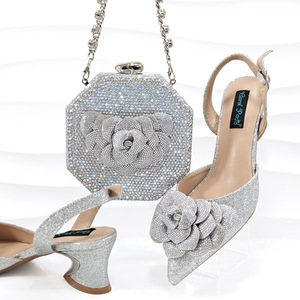<span class=keywords><strong>Ensemble</strong></span> de chaussures de soirée et de sac à main avec un style élégant - Pochette assortie à un <span class=keywords><strong>ensemble</strong></span> de chaussures à talons moyens, sacs de <span class=keywords><strong>marque</strong></span> tendance - Product Image 2
