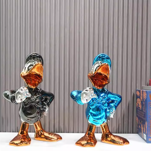 Escultura de Resina Personalizada, Moderna y Elegante, de Personajes de TV, Cine y Dibujos Animados, Estatua de Tío Patricio McDuck a Tamaño Real en Cromo, Coleccionable - Product Image 4