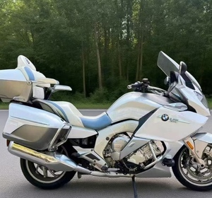 La <span class=keywords><strong>moto</strong></span> haute performance est équipée d'un moteur six cylindres en parallèle refroidi par liquide de 1649 cm³ pour la conduite en ville et sur autoroute - Product Image 5