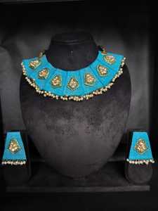 Tissu léger fait à la main longueur réglable collier boucle d'oreille ensemble tenue de fête Antique Imitation perle pierre tour de cou - Product Image 3