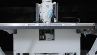 Machine à coudre industrielle programmable à une aiguille Jack M9-A pour modèles, avec couture non-stop.