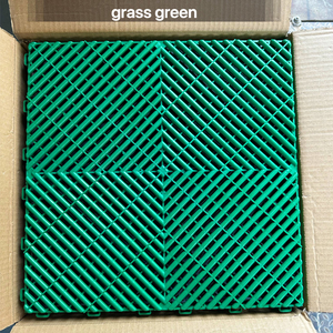 Piastrelle Incastrabili in PP Antiscivolo con Drenaggio per Pavimenti di Garage, Piastrelle in Plastica Incastrabili per Garage, Strumento per la Pulizia dell'Auto - Product Image 3