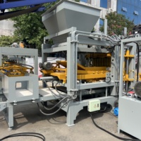 Machine hydraulique automatique QT4-15 pour la production de briques en béton