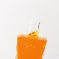 Bouteille de brandy luxueuse en verre transparent de 700 ml et 750 ml, fond épais carré, avec bouchon et brosse