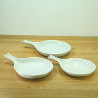 Échantillons gratuits Assiettes plates en porcelaine bon marché moule à petit déjeuner avec poignée