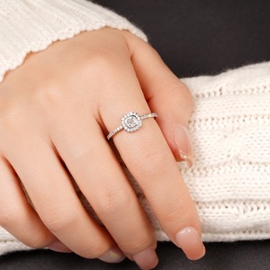 Anello di Fidanzamento Classico con Zirconi per Donne, Elegante Gioiello da Matrimonio - Product Image 2