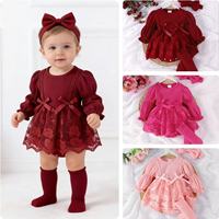 Robe barboteuse à manches longues en dentelle pour bébé fille BX657 avec bandeau à nœud et chaussettes assorties