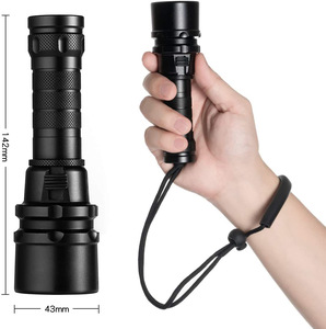 Torcia Subacquea Super Luminosa con il Più Alto Grado di Impermeabilità IP68, Luce da Immersione Professionale Alimentata da Batteria 18650 con Laccio da Polso - Product Image 4