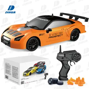 2.4ghz 1:24子供用リモコンドリフトレースカーRCカー4WD、軽量高速15km/h、交換可能なタイヤと障害物付き