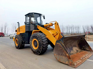 Chargeuse sur pneus d'occasion de 5 tonnes avec moteur Cummins de 168 kW et godet de 2,7 m³ pour les opérations minières, de construction et de manutention de matériaux - Product Image 3
