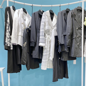 <span class=keywords><strong>2022</strong></span> Design de mode d'occasion de haute qualité vêtements pour femmes en gros Stock vente en vrac vêtements - Product Image 3