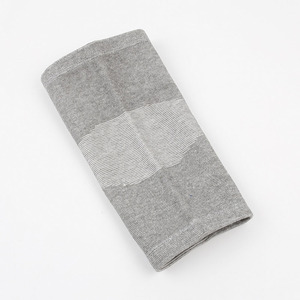 Pelindung Lutut Olahraga dari Bambu Arang Rajutan Tipis untuk Musim Panas, Hangat, untuk Lari dan Basket - Product Image 3