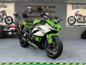 <span class=keywords><strong>Kawasaki</strong></span> ZX-6R Supersport 636cc Moteur 4 cylindres en ligne à haut régime Prêt pour la piste Motos à essence - Product Image 5