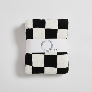 Top populaire personnalisé demi-polaire Ins bébé couverture confortable léger et portable avec motif géométrique en damier linge <span class=keywords><strong>de</strong></span> <span class=keywords><strong>lit</strong></span> hôtel - Product Image 5