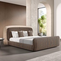 Cama de Tela Estilo Italiano Fendi, Cama de Punto a Rayas Blancas y Negras, Cama de Terciopelo de Alta Gama para Villa, Cama Doble de Madera Maciza