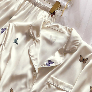 Nouveau <span class=keywords><strong>satin</strong></span> vêtements de nuit dessin animé pyjamas mujer papillon mignon pour les femmes glace soie à manches longues pantalons longs homewear costume - Product Image 3