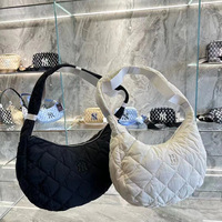 Sac coréen 2026 de grande taille, rembourré en duvet, en forme de nuage, à fermeture éclair, grande capacité, élégant, porté épaule ou croisé
