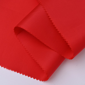 Tissu en gros Polyester <span class=keywords><strong>taffetas</strong></span> 180T 70gsm <span class=keywords><strong>soie</strong></span> <span class=keywords><strong>taffetas</strong></span> matériel doublure tissu pour vêtements et sac - Product Image 5