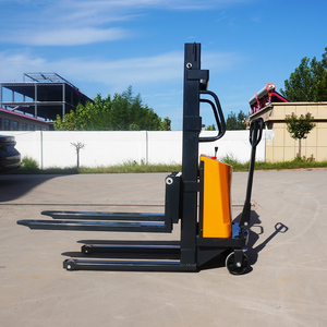 Consegna veloce sollevamento Semi-elettrico Stacker <span class=keywords><strong>Pallet</strong></span> Stacker a piedi tipo auto-sollevamento elettrico impilatore carrello elevatore - Product Image 1