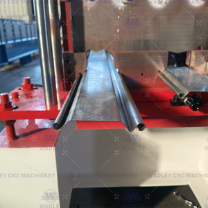 Máquina Automática Personalizada para Fabricar Paneles de Puertas Enrollables de Aluminio de Doble Forma, Conformado en Frío - Product Image 3