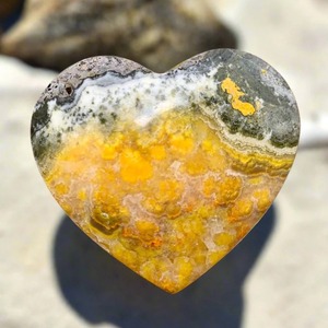 Wholesale High Quality Healing Crystal <b>Crafts</b> Natural Bumble Bee Jasper Heart for Home Decoration and Energy - Product Image 1