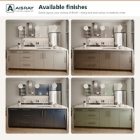 Cuisine sur mesure avec îlot, portes laquées brillantes contemporaines, design modulaire et rangement par tiroirs, structure en contreplaqué