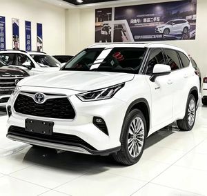 Voiture d'occasion Toyota Highlander 2.5L hybride AWD Knight Edition 2023 |   Blanc |   Toit ouvrant panoramique |   7 places - Product Image 1