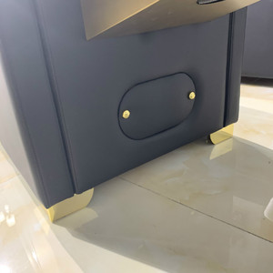 Silla <span class=keywords><strong>de</strong></span> champú <span class=keywords><strong>de</strong></span> salón <span class=keywords><strong>de</strong></span> diseño moderno con cuencos <span class=keywords><strong>de</strong></span> Metal dorado <span class=keywords><strong>de</strong></span> cuero negro, lavabo <span class=keywords><strong>de</strong></span> cerámica para peluquerías, venta al por mayor, nuevo problema - Product Image 6