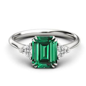 Anillo Clásico de Plata de Ley 925 Chapado en Oro de 14k con Esmeralda Creada en Laboratorio para Bodas y Fiestas - Product Image 2