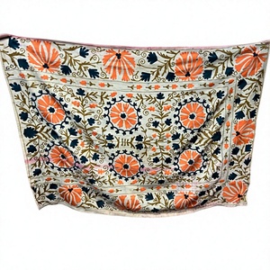 Funda de Sofá Suzani Bordada a Mano, Bordado Floral Tradicional Boho, 100% Algodón, Transpirable, Peso Medio, Decoración del Hogar - Product Image 2