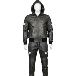 Conjunto Deportivo de Piel Sintética con Capucha para Hombre, Chaqueta de Moto con Cierre Completo y Pantalones Deportivos Acolchados, Conjunto de Dos Piezas - Product Image 1